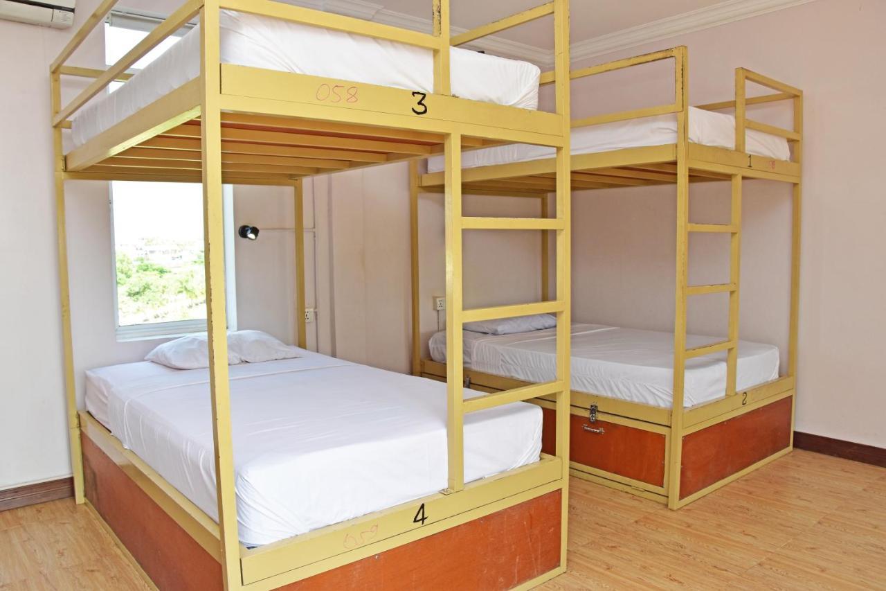 Mad Monkey Hostel Kampot (Adults Only) Exterior photo
