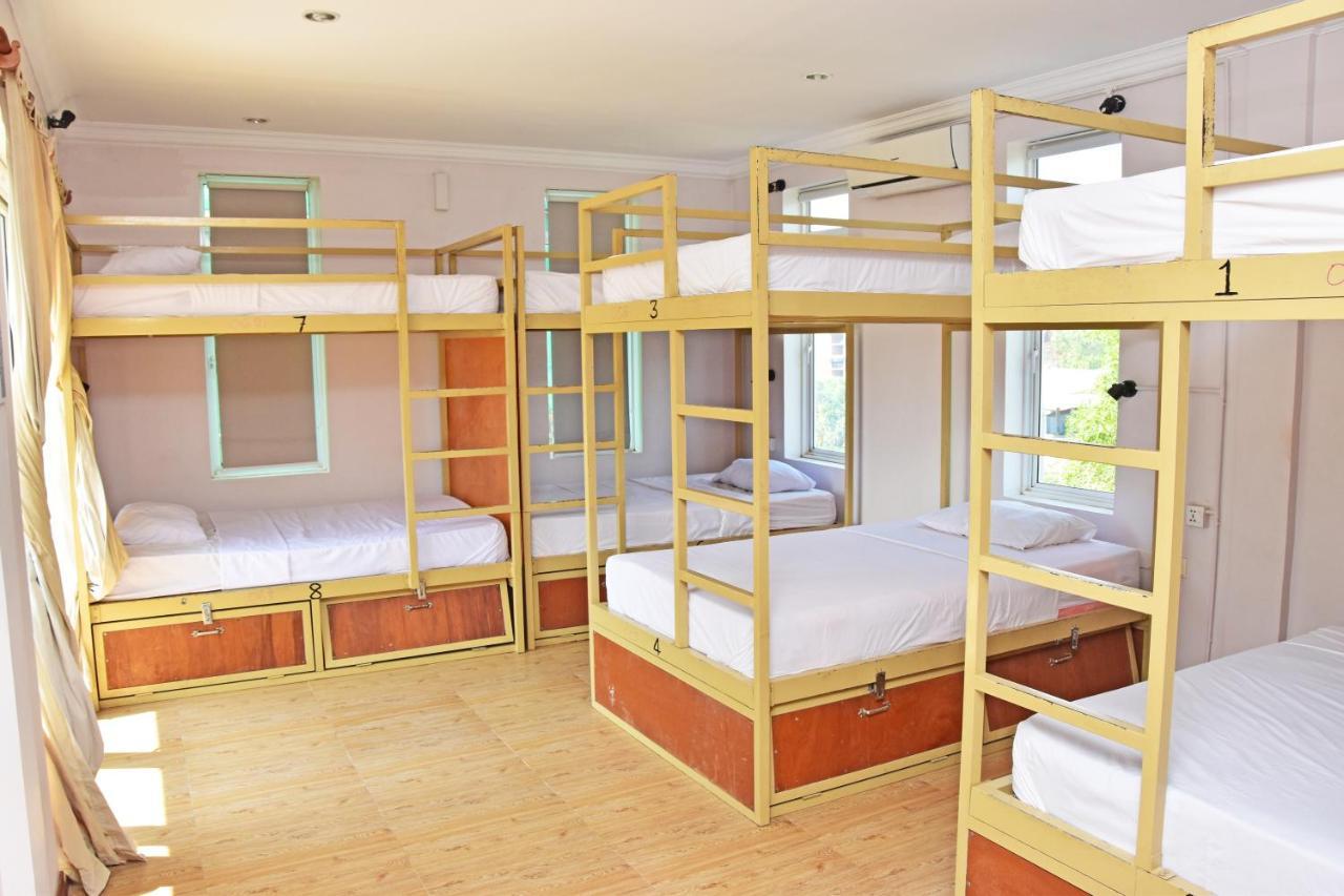 Mad Monkey Hostel Kampot (Adults Only) Exterior photo