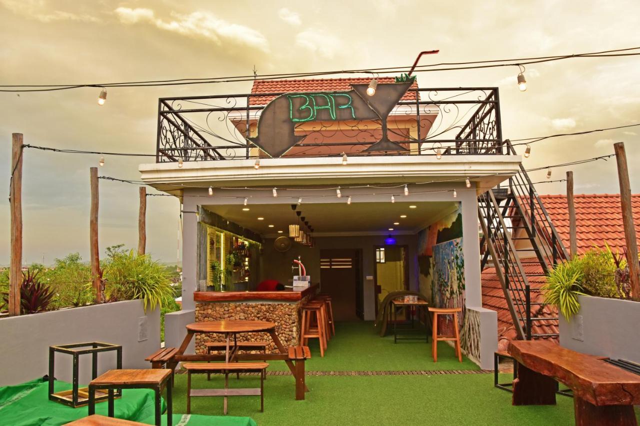 Mad Monkey Hostel Kampot (Adults Only) Exterior photo
