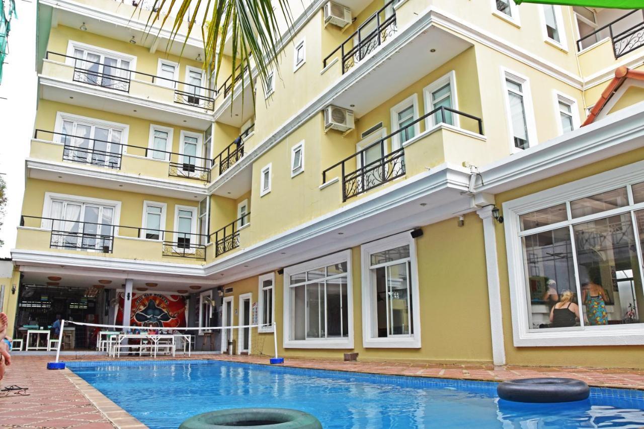 Mad Monkey Hostel Kampot (Adults Only) Exterior photo
